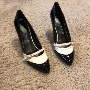 WHBM high heels pumps black & white. Size 8M
